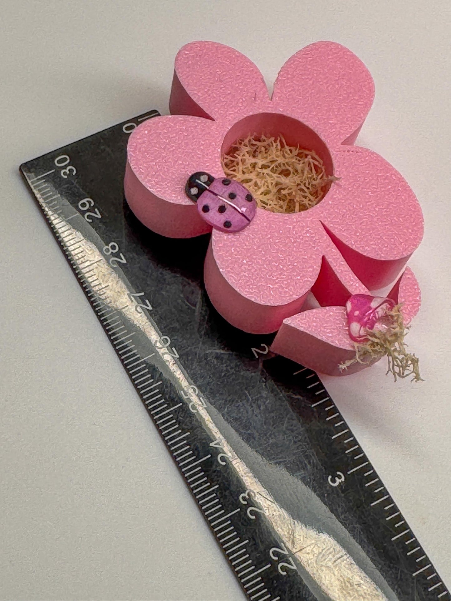 Jumping Spider Flower Magnet Hide, accessories for enclosure, magnet accessories for spider habitat