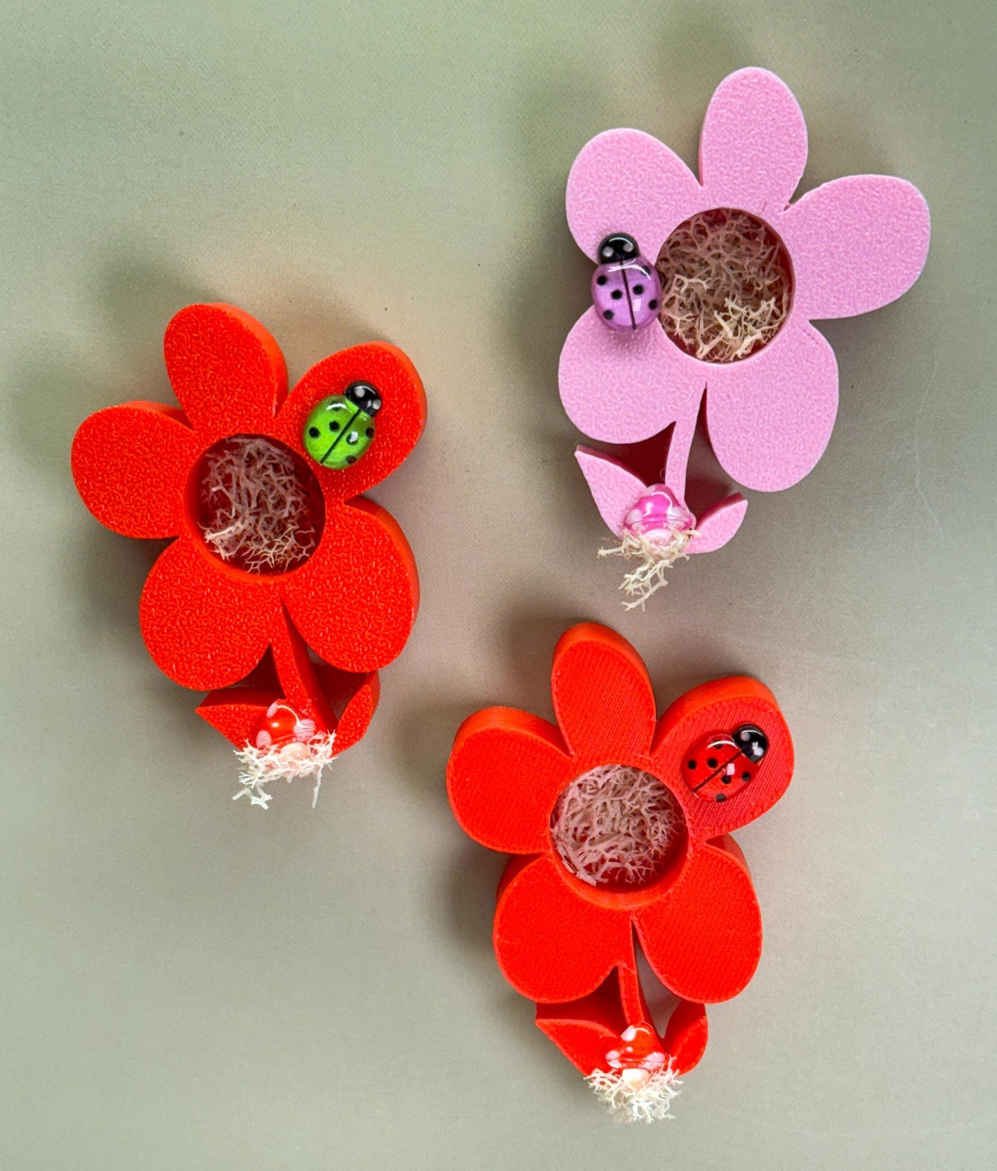 Jumping Spider Flower Magnet Hide, accessories for enclosure, magnet accessories for spider habitat