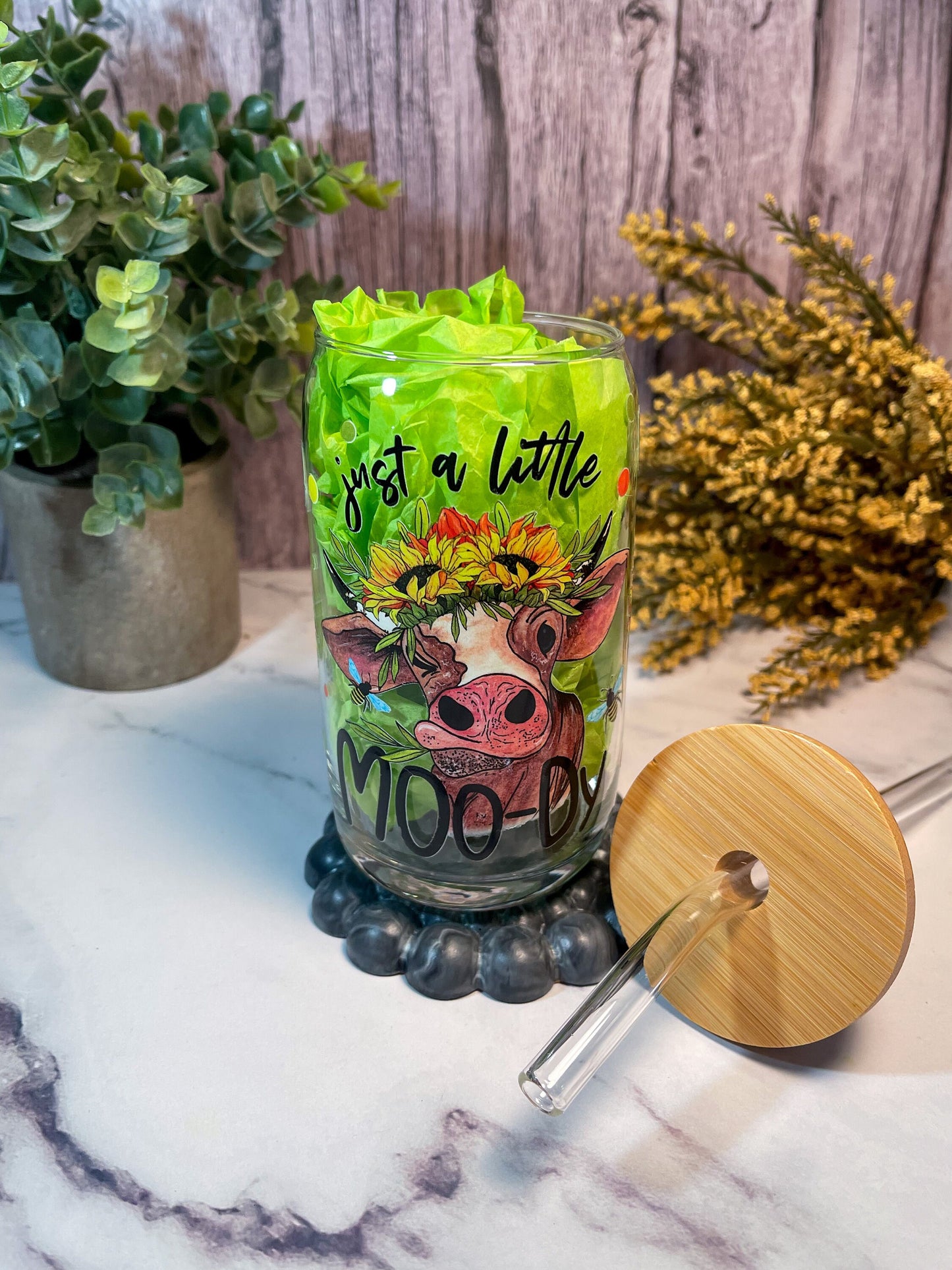 Cow and sunflower 16-ounce glass tumbler with bamboo lid and glass straw