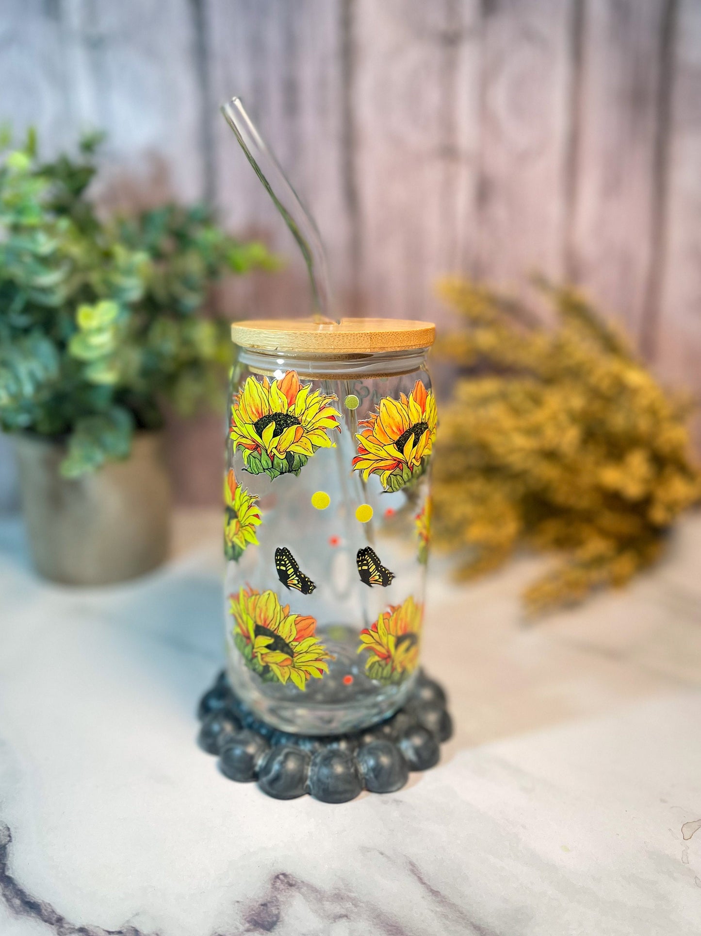 Cow and sunflower 16-ounce glass tumbler with bamboo lid and glass straw