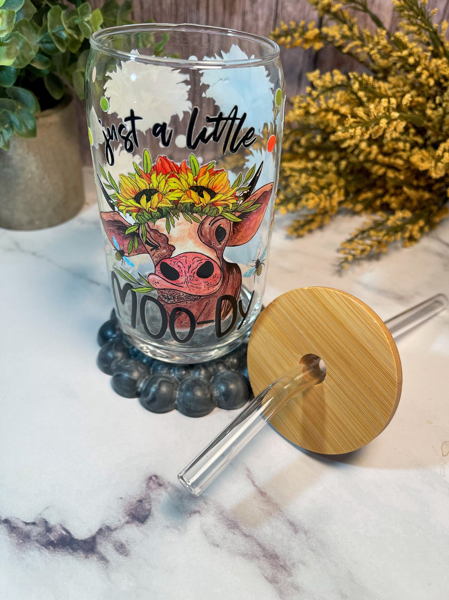 Cow and sunflower 16-ounce glass tumbler with bamboo lid and glass straw