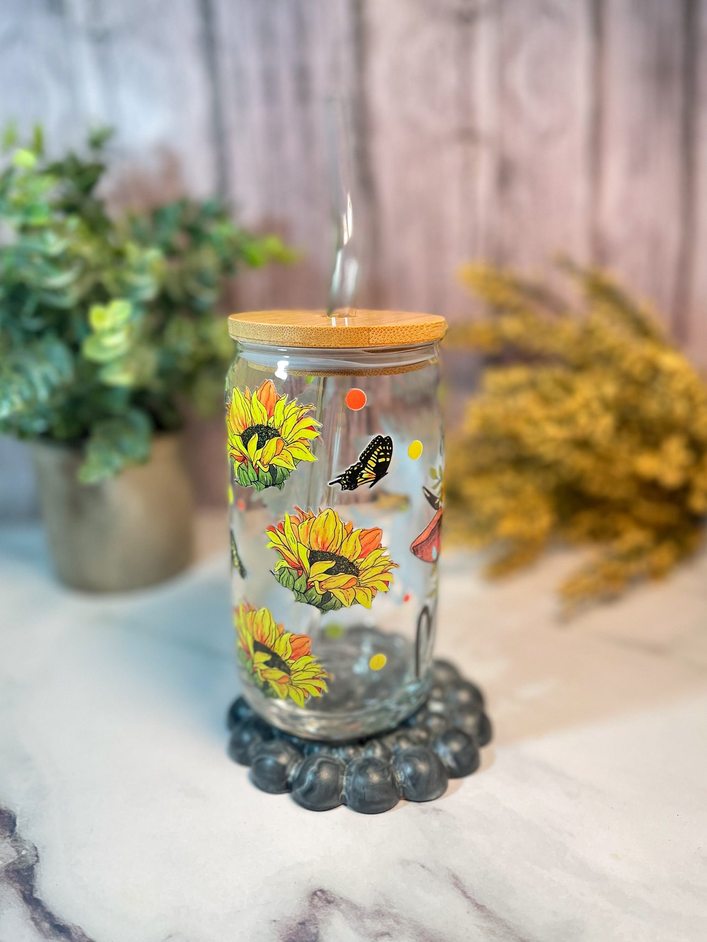 Cow and sunflower 16-ounce glass tumbler with bamboo lid and glass straw