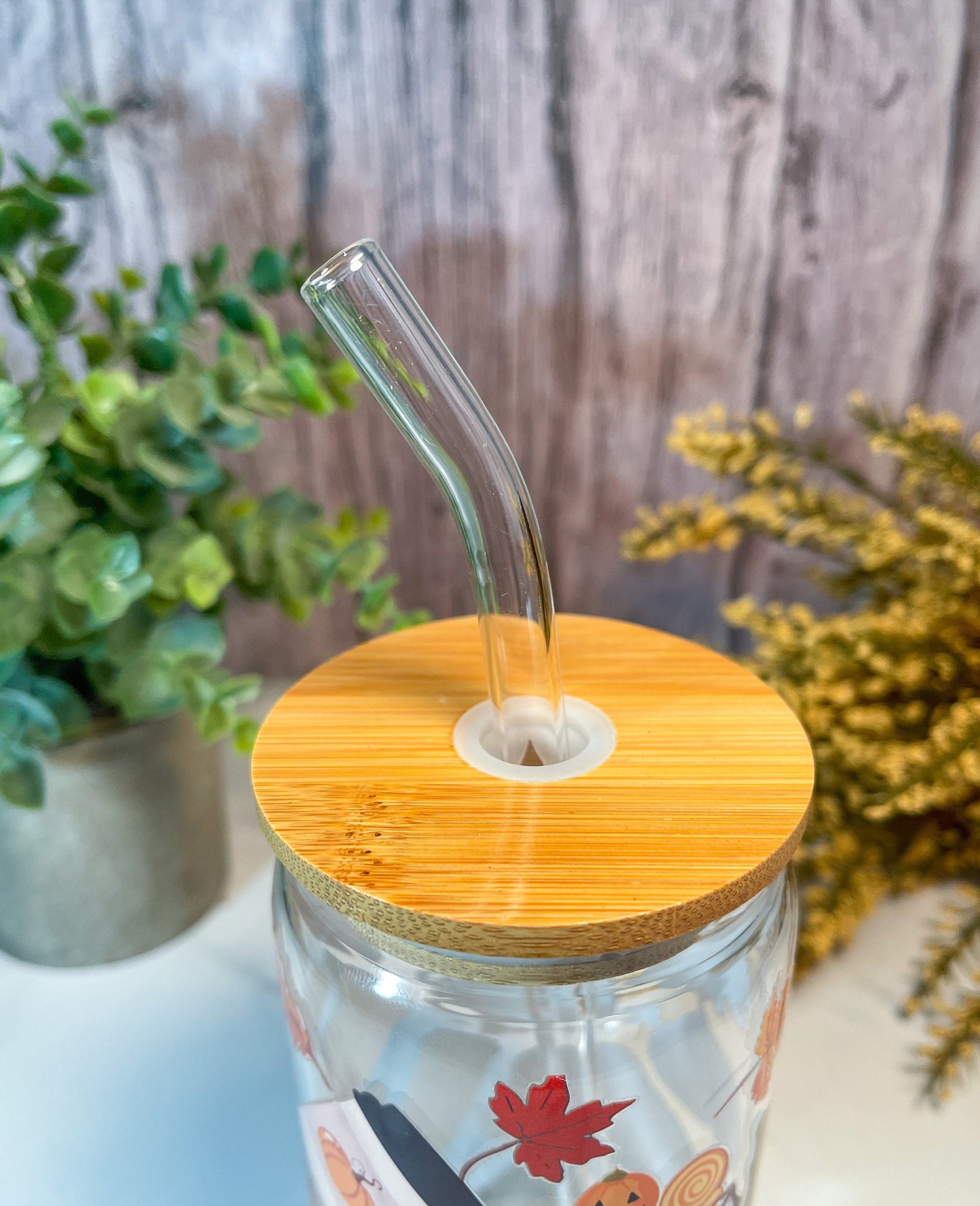 Fall 16-ounce glass with bamboo lid and glass straw