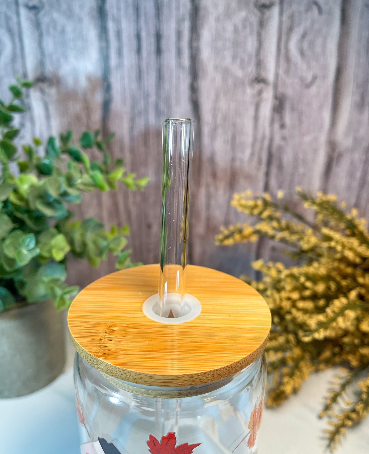 Fall 16-ounce glass with bamboo lid and glass straw