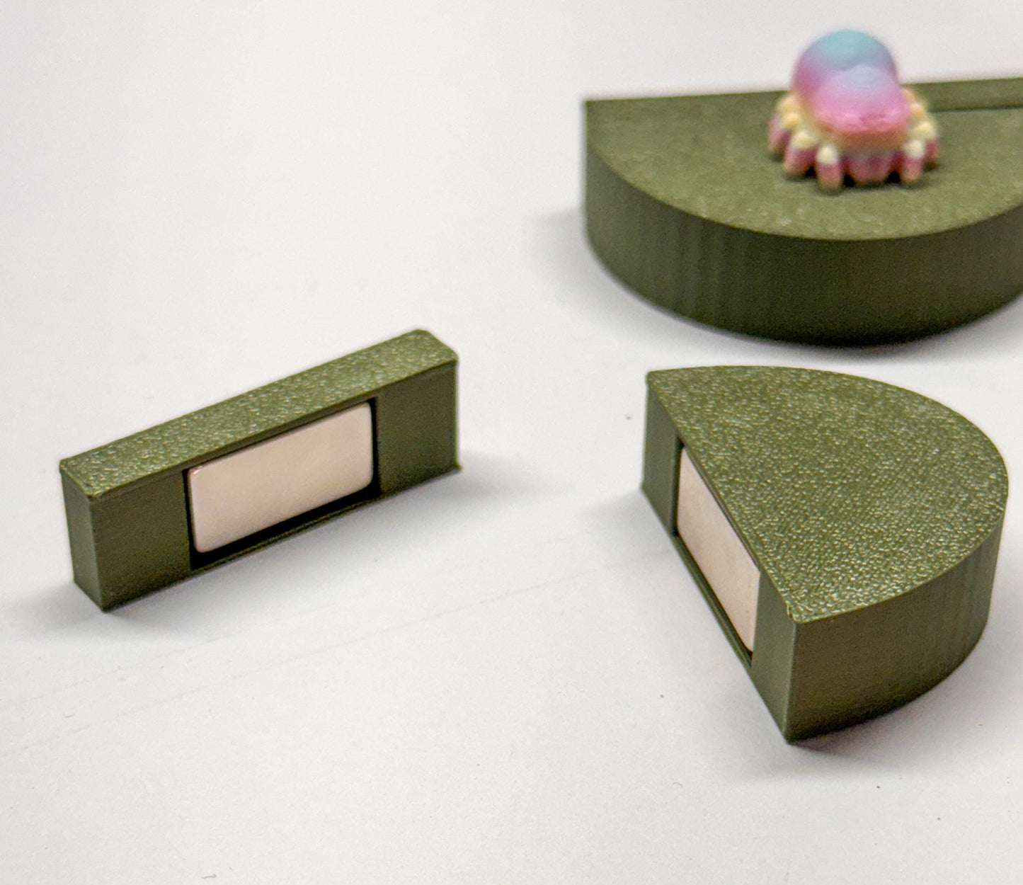 Jumping Spider Magnetic shelf, accessories for jumping spider enclosure, jumping spider habitat, jumping spider decor