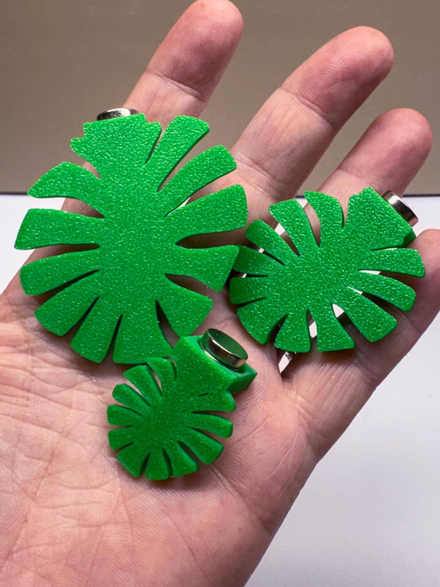 Monstera Leaf Ledge for Jumping Spider enclosure, accessory shelf with magnets, decor for spider habitat
