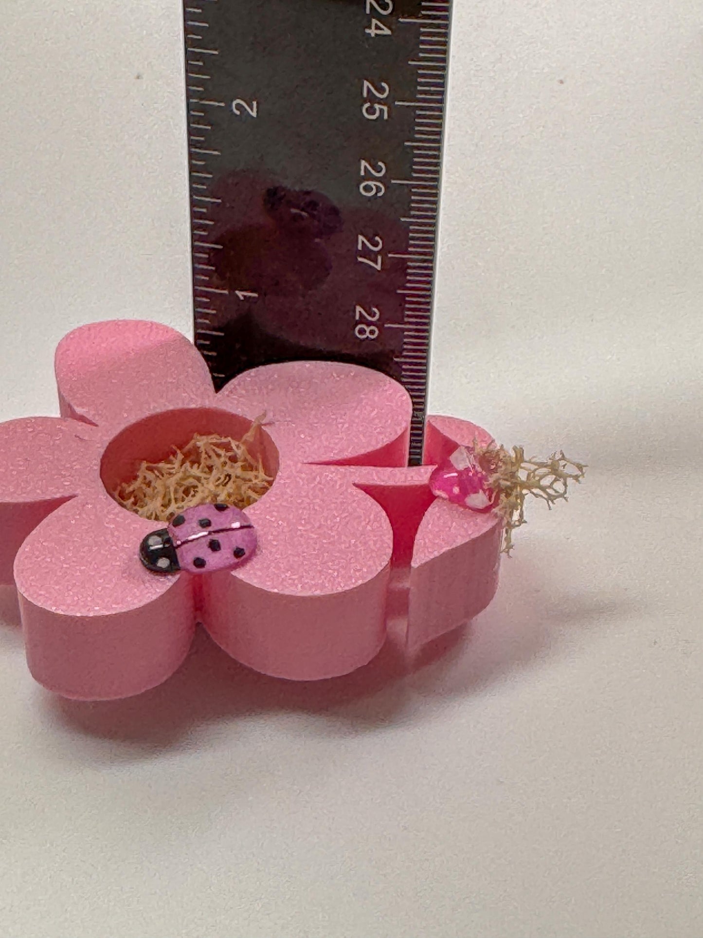 Jumping Spider Flower Magnet Hide,  accessories for enclosure, magnet accessories for spider habitat