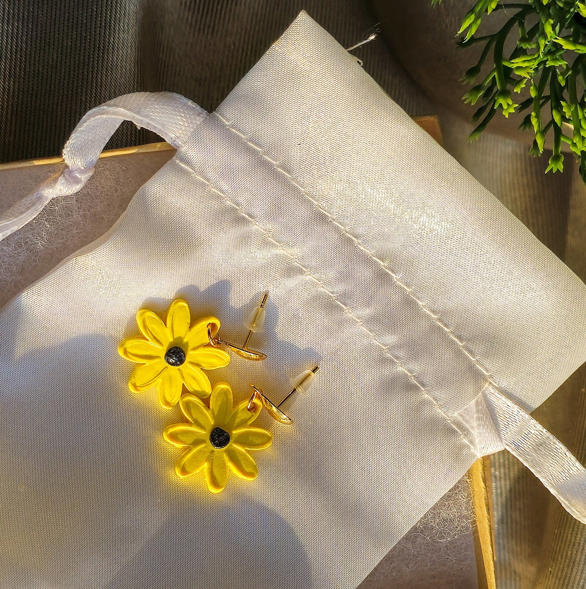 Yellow Daisy earrings, Polymer Clay Earrings, Dangle gold earrings , dressy or casual jewelry