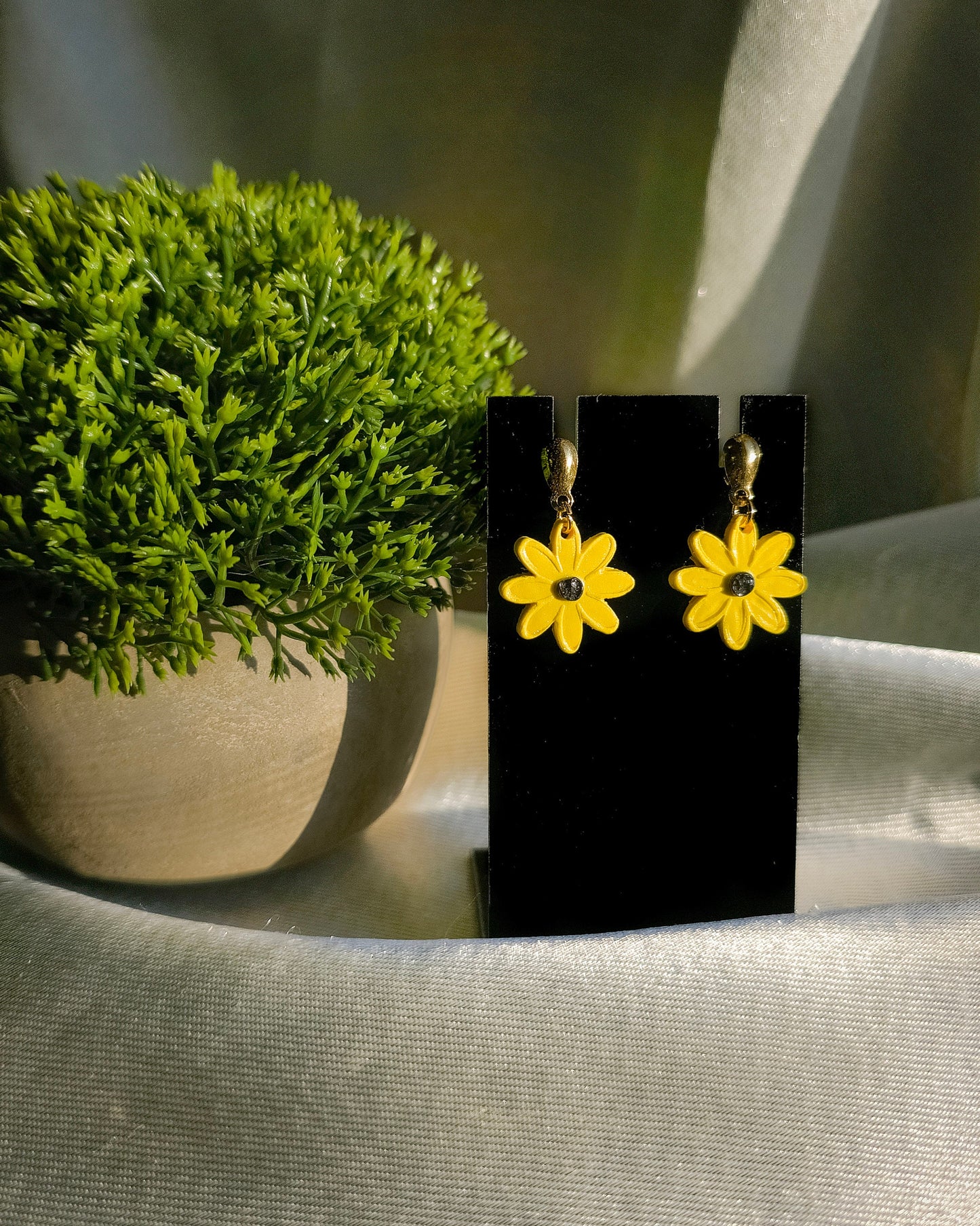 Yellow Daisy earrings, Polymer Clay Earrings, Dangle gold earrings , dressy or casual jewelry