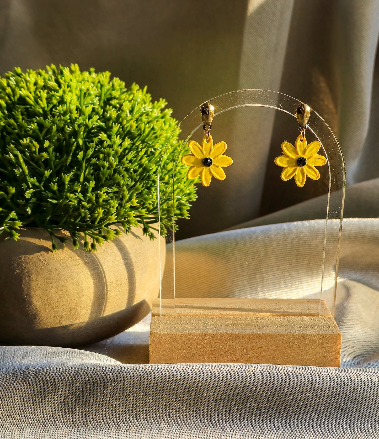 Yellow Daisy earrings, Polymer Clay Earrings, Dangle gold earrings , dressy or casual jewelry