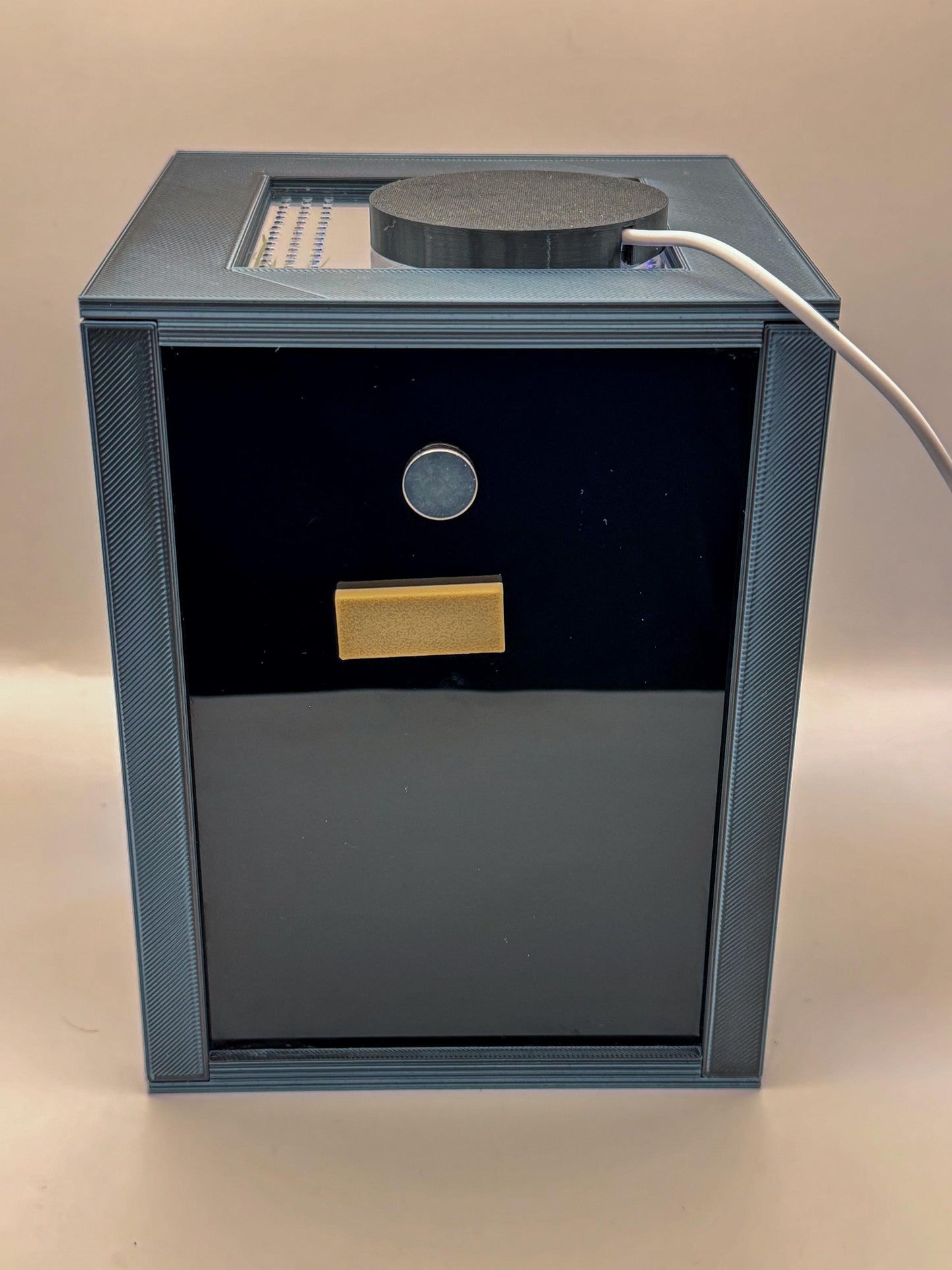 Jumping Spider Enclosure, Front Opening Habitat (7.25x5.5x5x5)