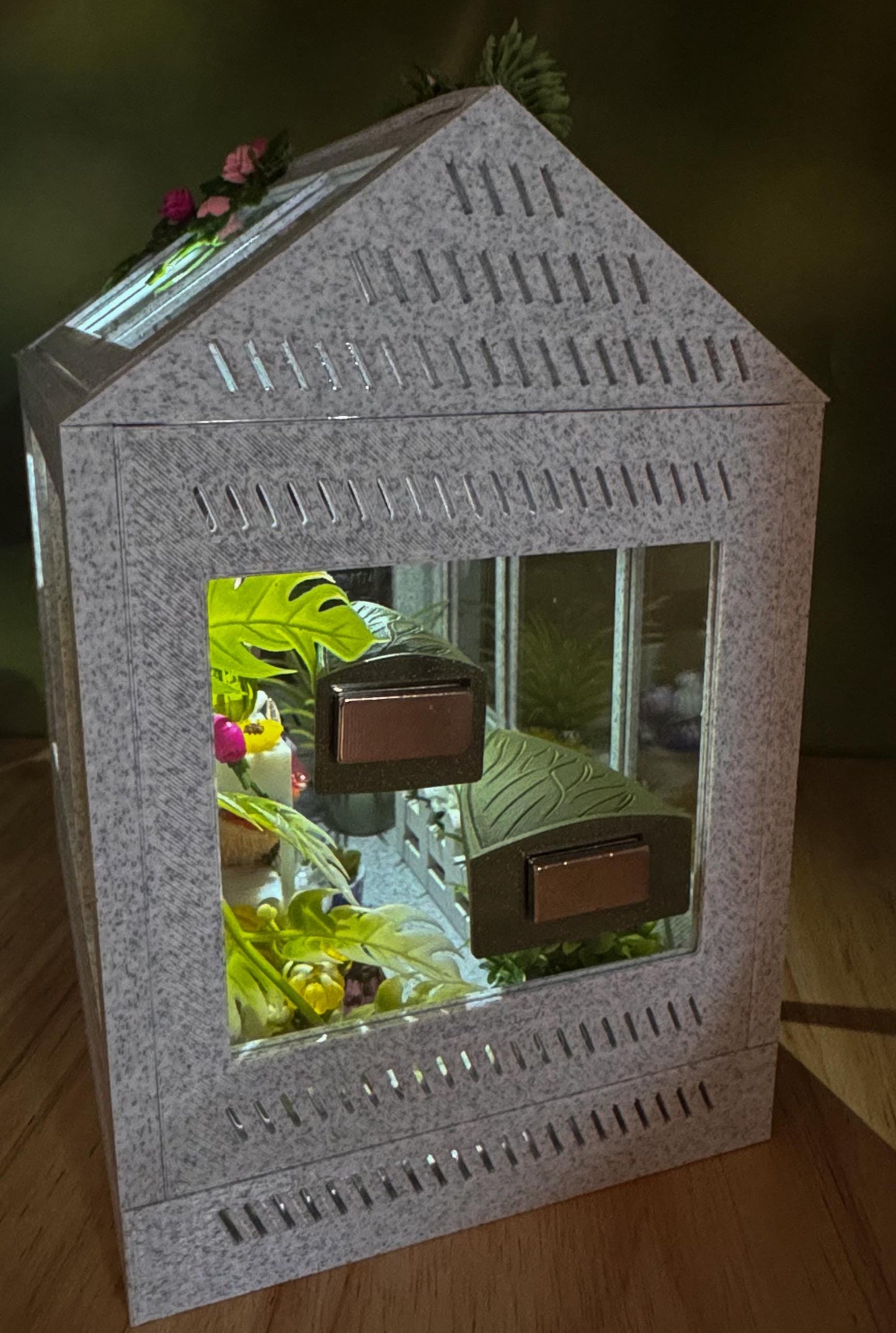 Decorated Greenhouse Jumping Spider Enclosure, Magnetic Front and top opening - Black Marble