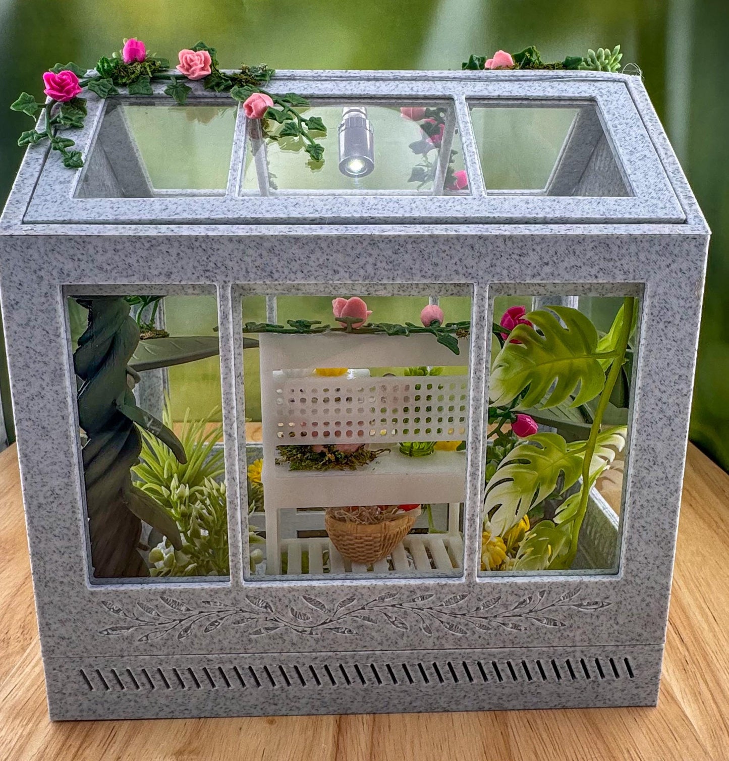 Decorated Greenhouse Jumping Spider Enclosure, Magnetic Front and top opening - Black Marble