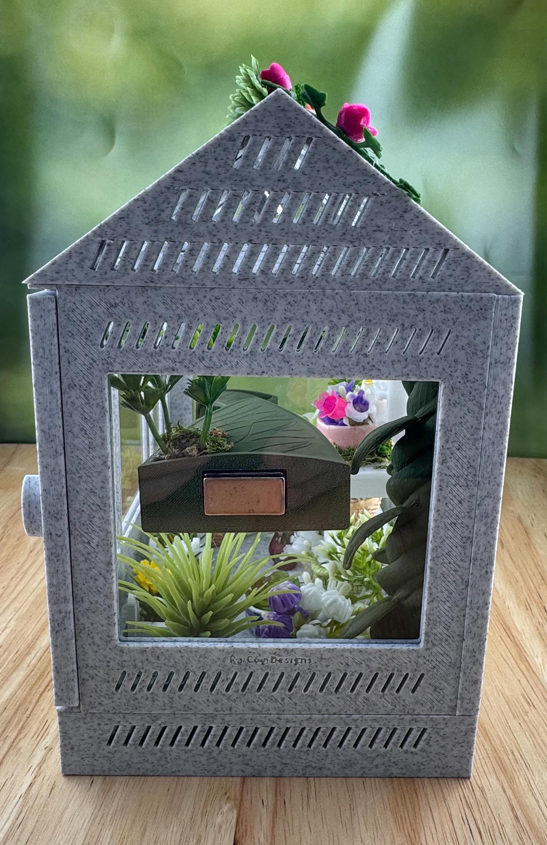 Decorated Greenhouse Jumping Spider Enclosure, Magnetic Front and top opening - Black Marble
