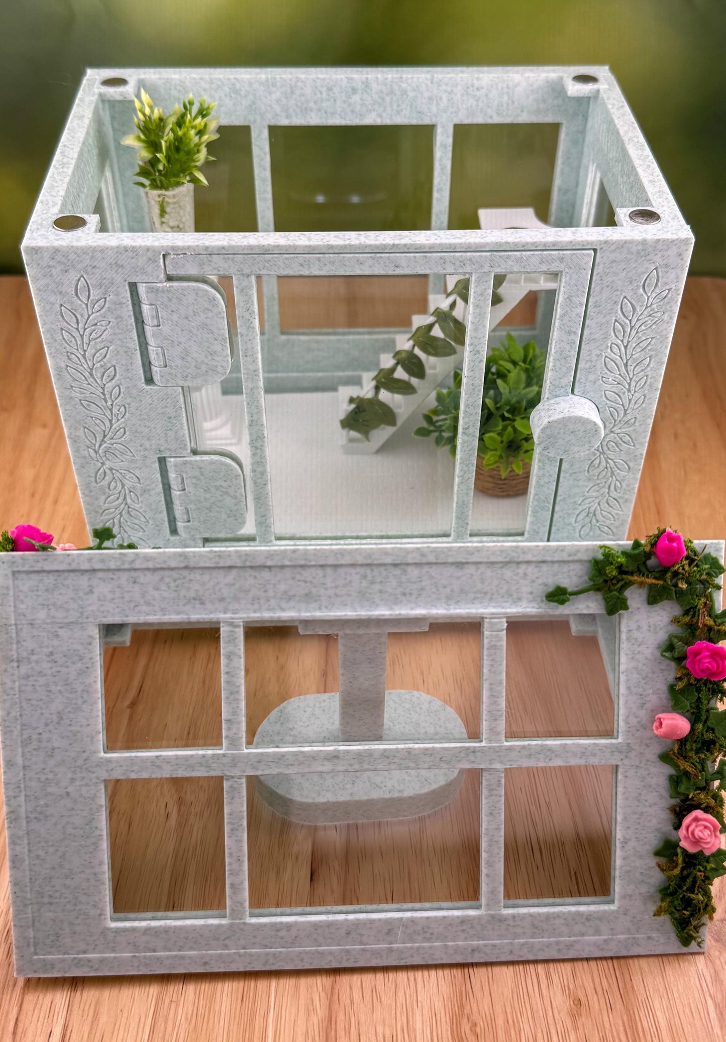 Decorated Greenhouse Jumping Spider Enclosure, Magnetic Front and top opening - Green Marble