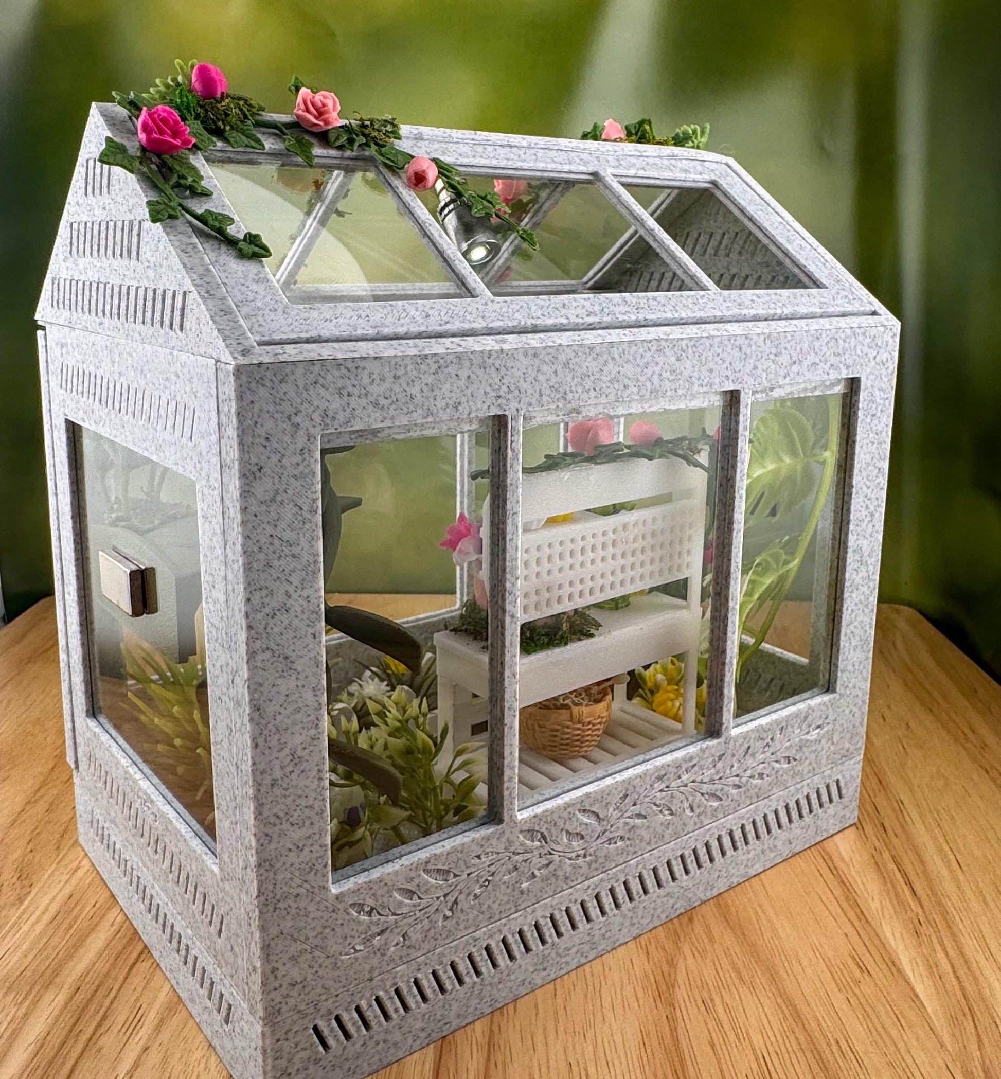 Decorated Greenhouse Jumping Spider Enclosure, Magnetic Front and top opening - Black Marble
