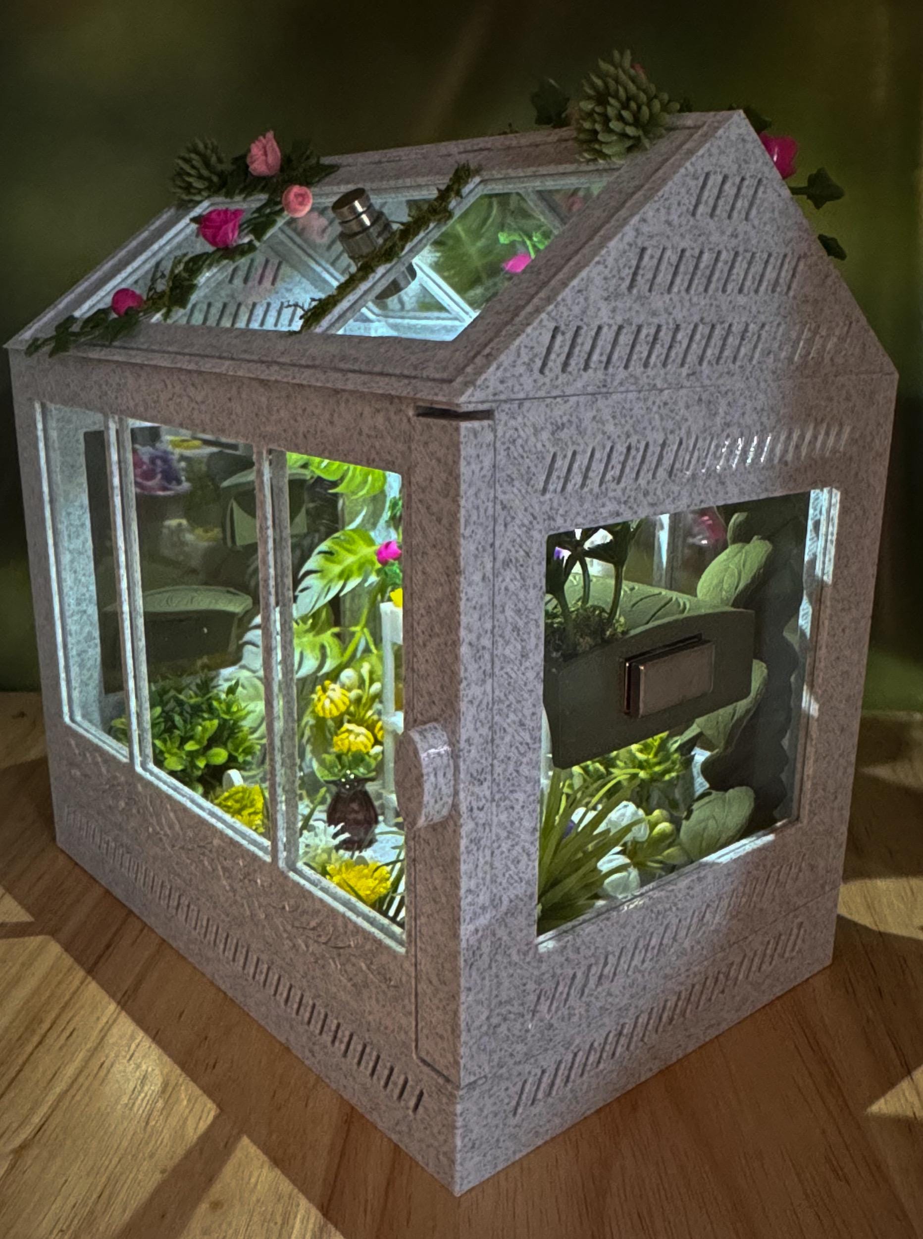 Decorated Greenhouse Jumping Spider Enclosure, Magnetic Front and top opening - Black Marble
