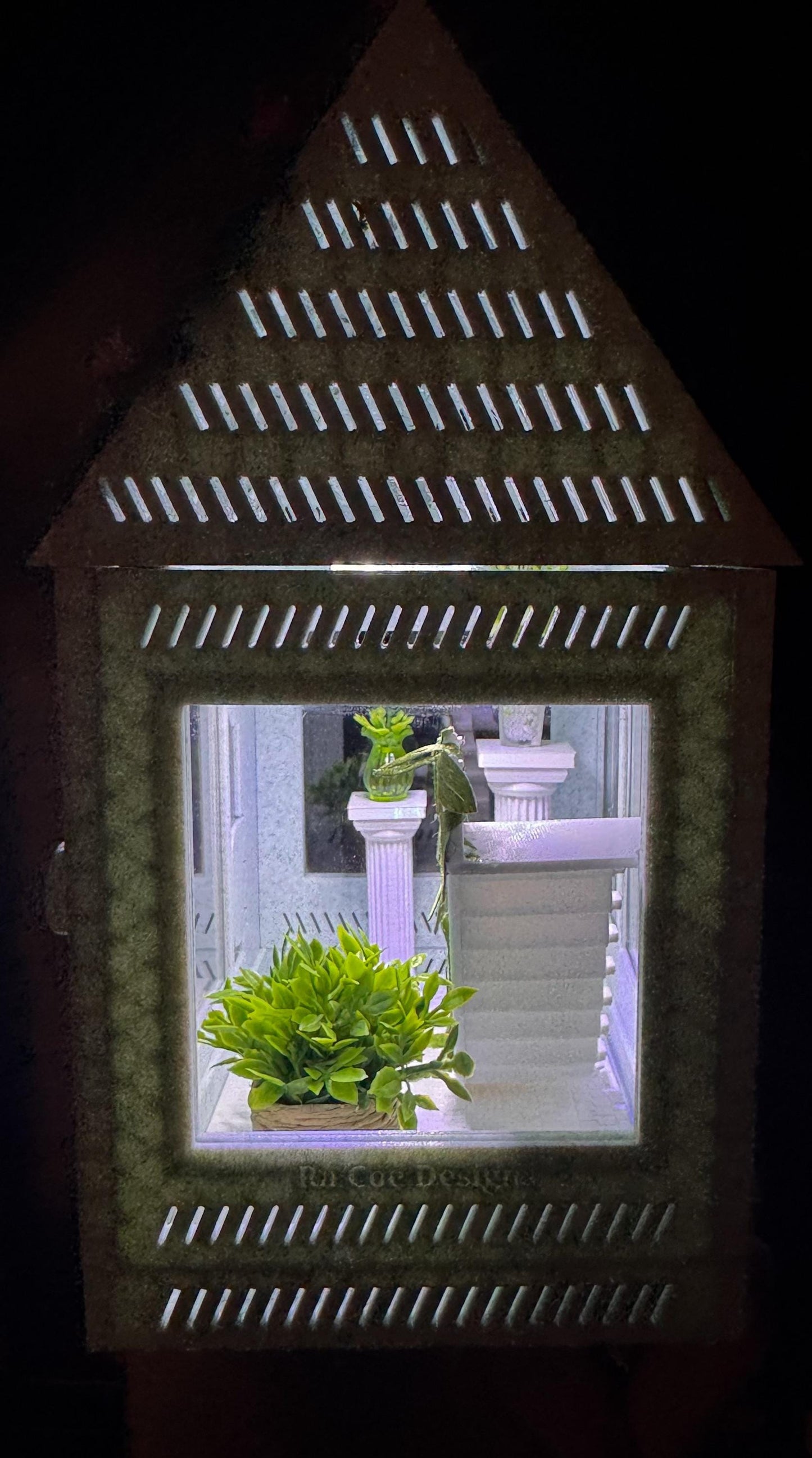Decorated Greenhouse Jumping Spider Enclosure, Magnetic Front and top opening - Green Marble