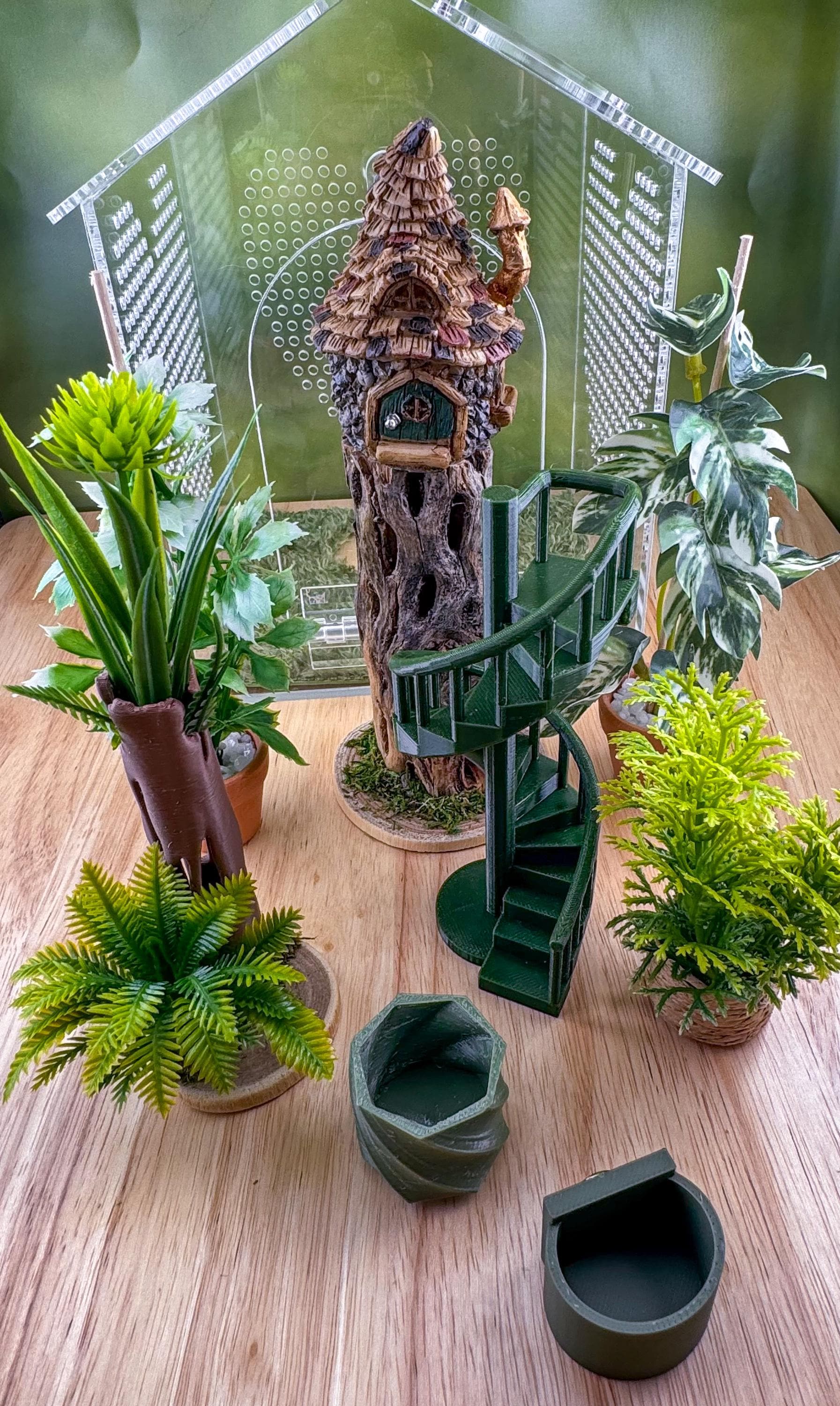 Decorated Acrylic Jumping Spider Enclosure, Front Opening Habitat (6.2x6x5)