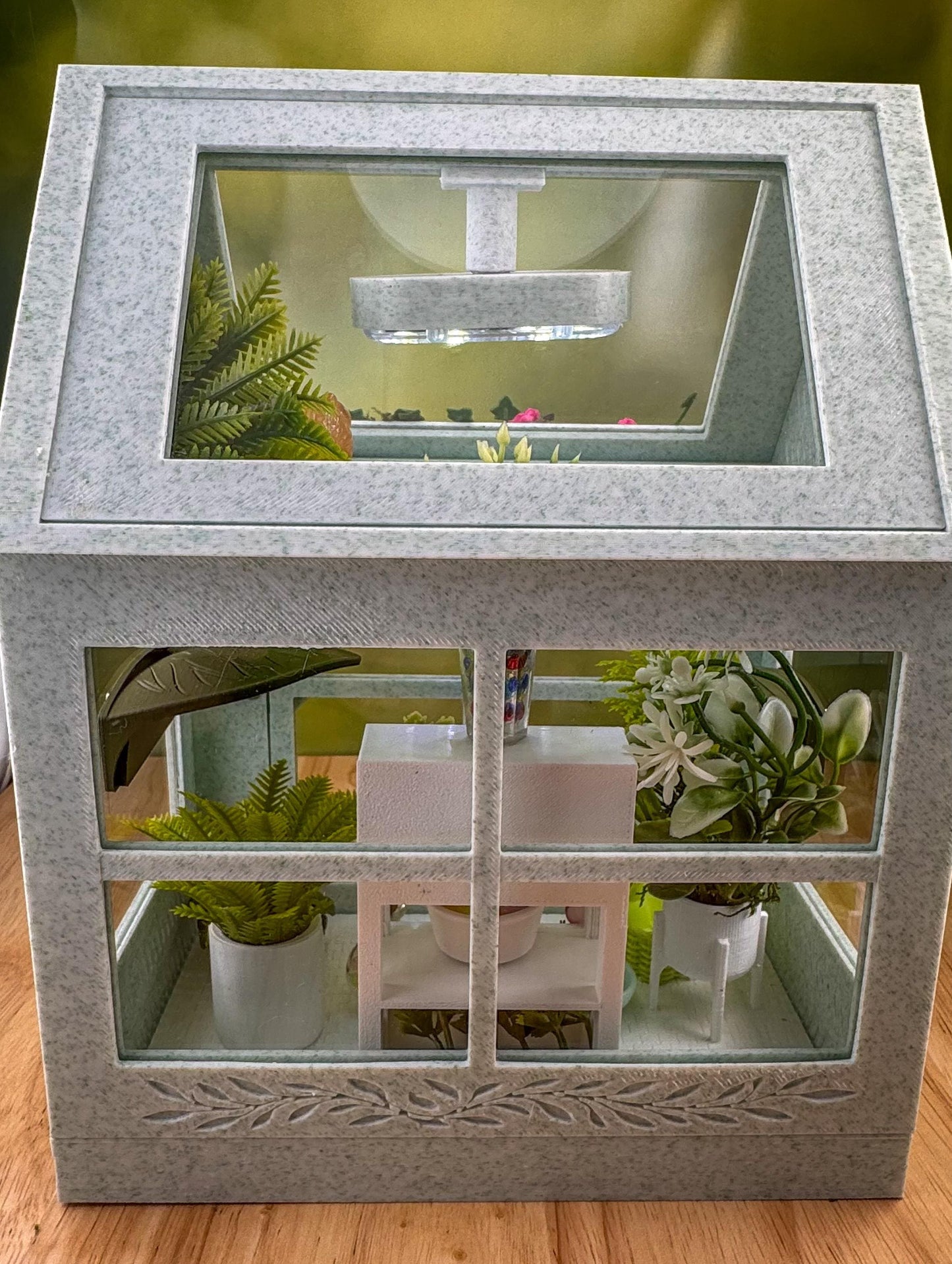 Decorated Jumping Spider greenhouse Enclosure, Magnetic Front and top opening - Green Marble