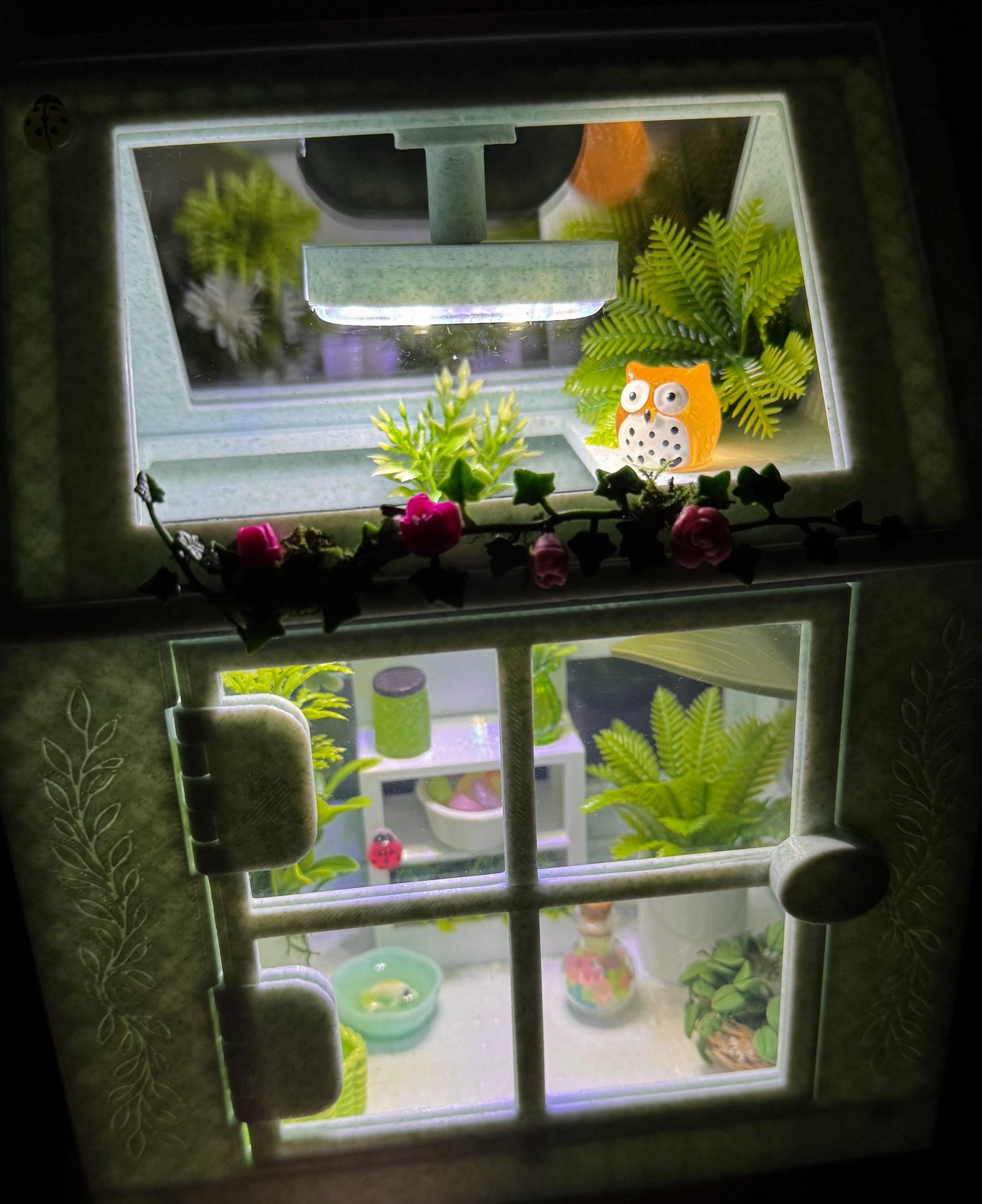 Decorated Jumping Spider greenhouse Enclosure, Magnetic Front and top opening - Green Marble