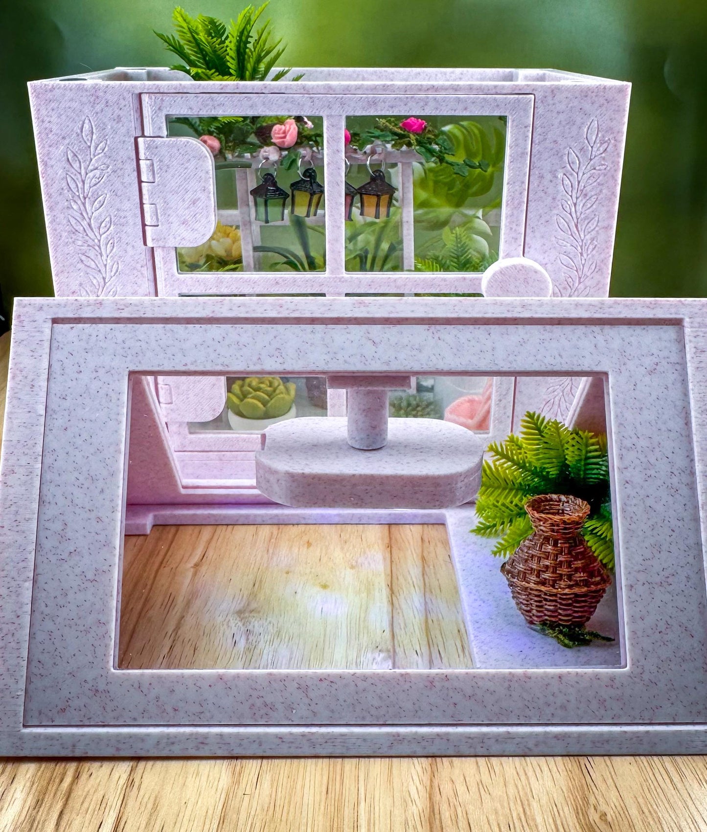 Decorated Jumping Spider greenhouse Enclosure, Magnetic Front and top opening - Pink Marble