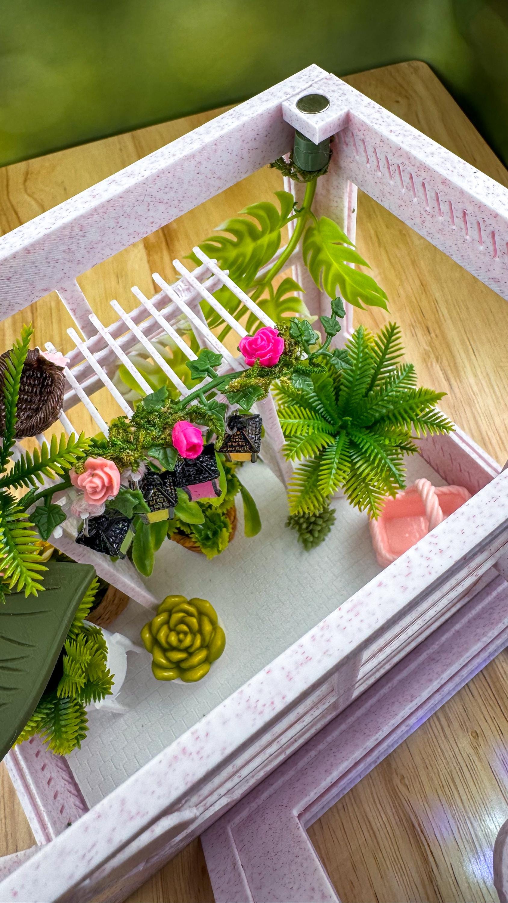Decorated Jumping Spider greenhouse Enclosure, Magnetic Front and top opening - Pink Marble