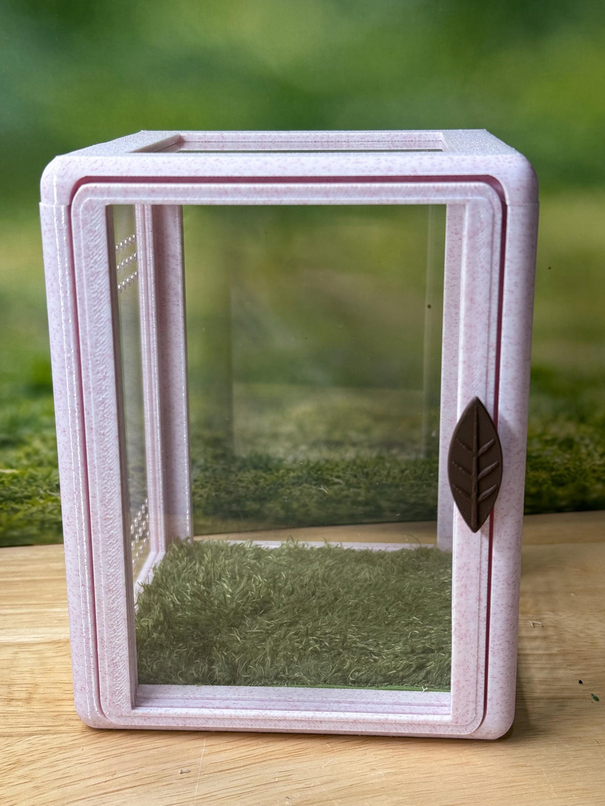 CUSTOM **Jumping Spider Enclosure, Front Opening Habitat (4.8x5x6.5) Pink Marble and Blue